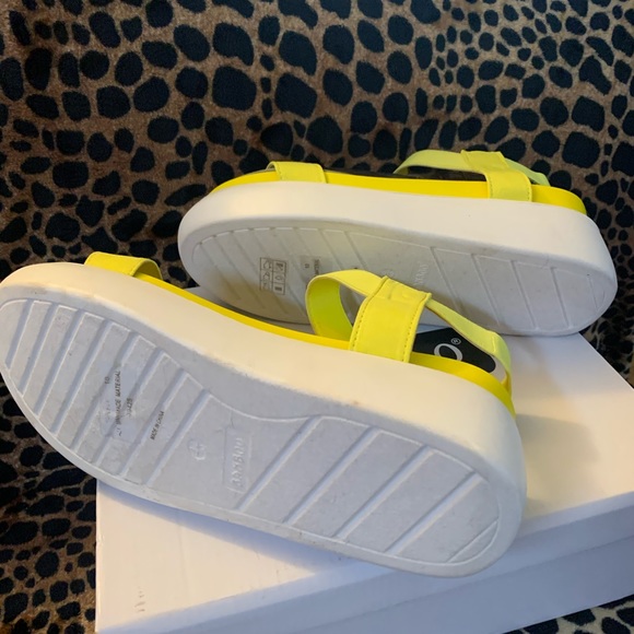 Bamboo neon yellow summer size 10 Brand new - Picture 3 of 6